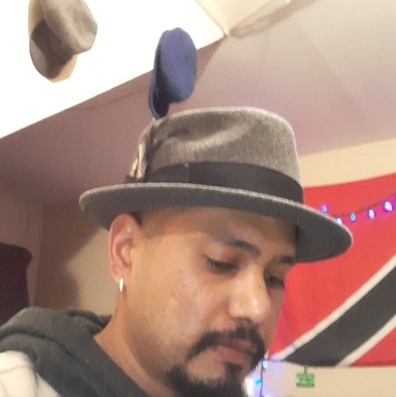 Meet your Posher, John - Picture 3 of 16